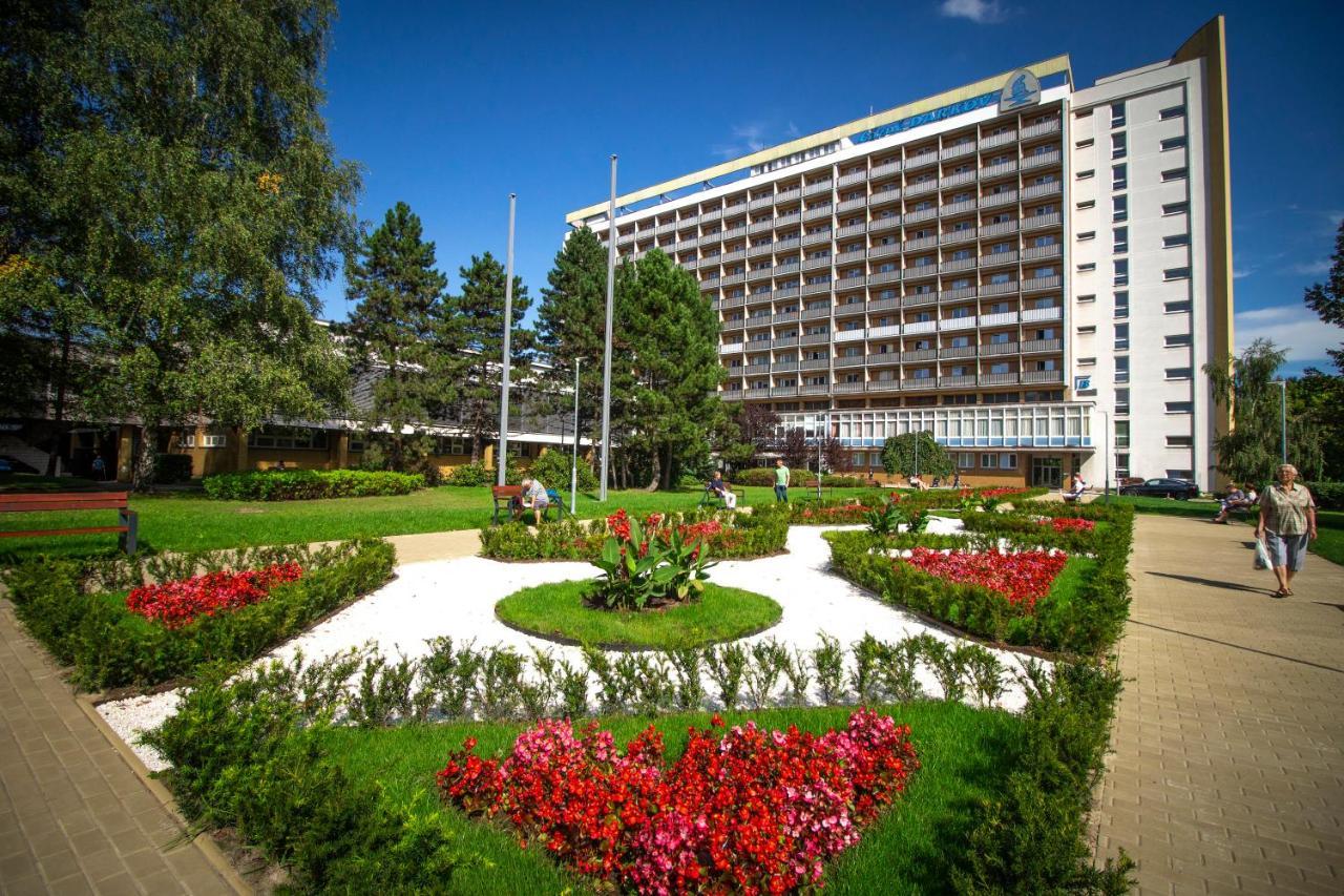 Rehabilitacni Sanatorium - Lazne Darkov Hotel Karviná Buitenkant foto