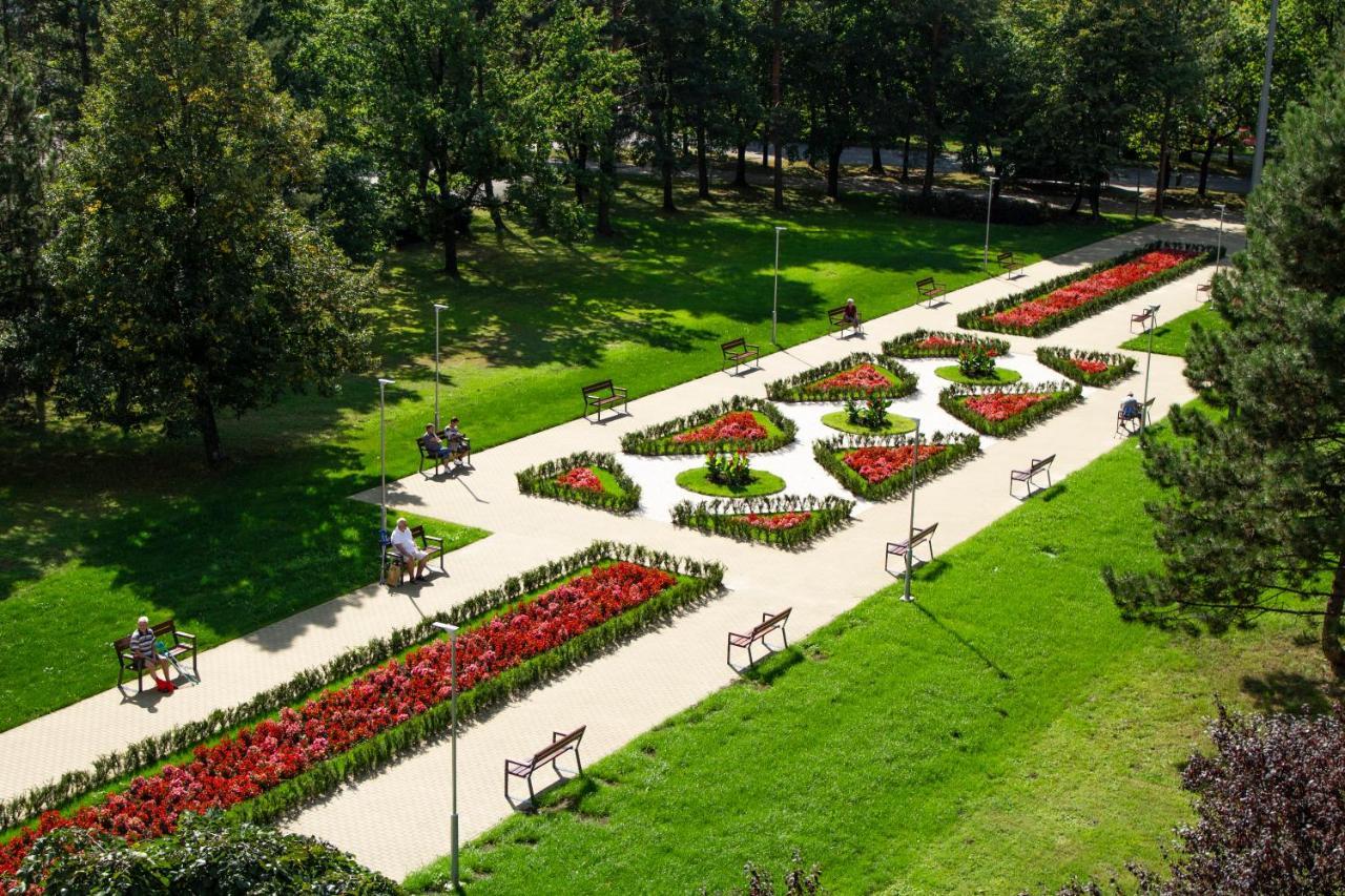 Rehabilitacni Sanatorium - Lazne Darkov Hotel Karviná Buitenkant foto